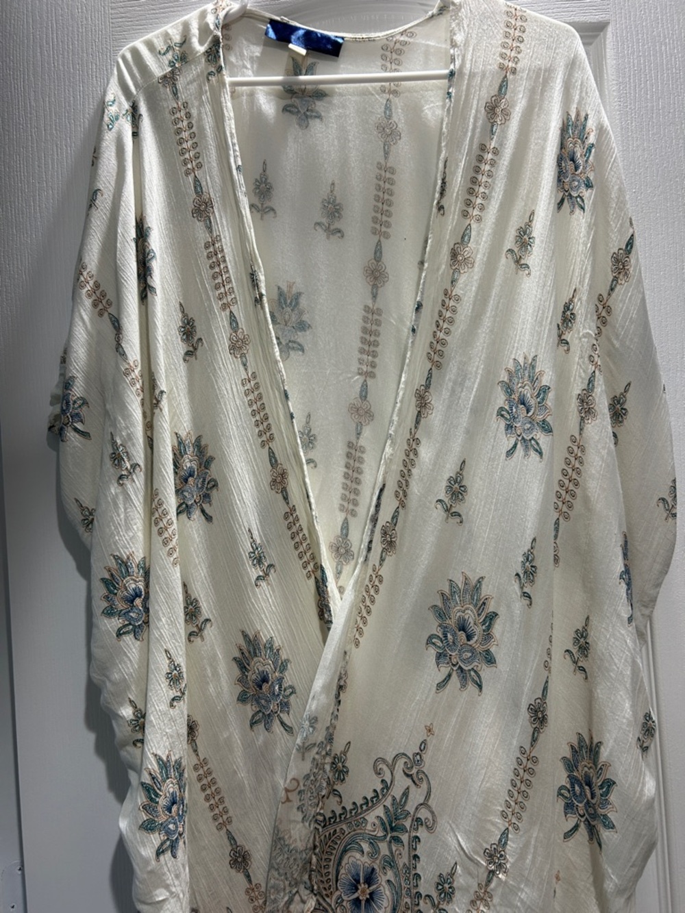Lightweight Cream Floral Kimono with Blue Accents